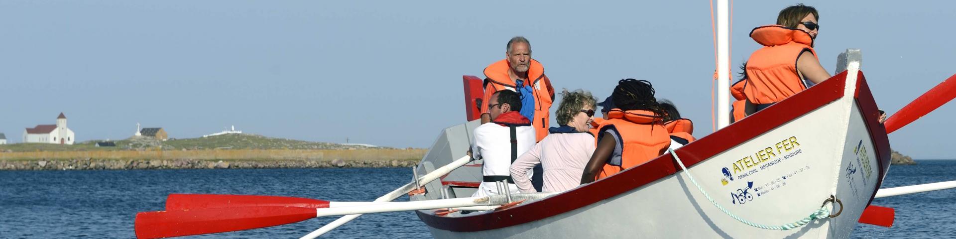 Entrainement en doris des membres de l'association Les Zigotos, dans les salines de Saint Pierre, reportage photographique sur l'archipel de Saint Pierre et Miquelon, collectivité française d'Outre Mer d'Amérique du Nord, le 23 juillet 2014